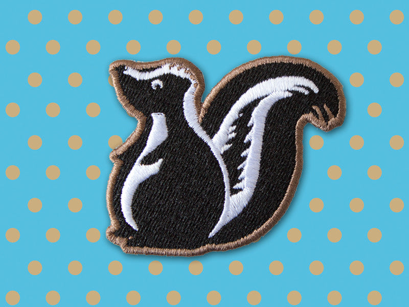 Skunk embroidered patch - iron on patch